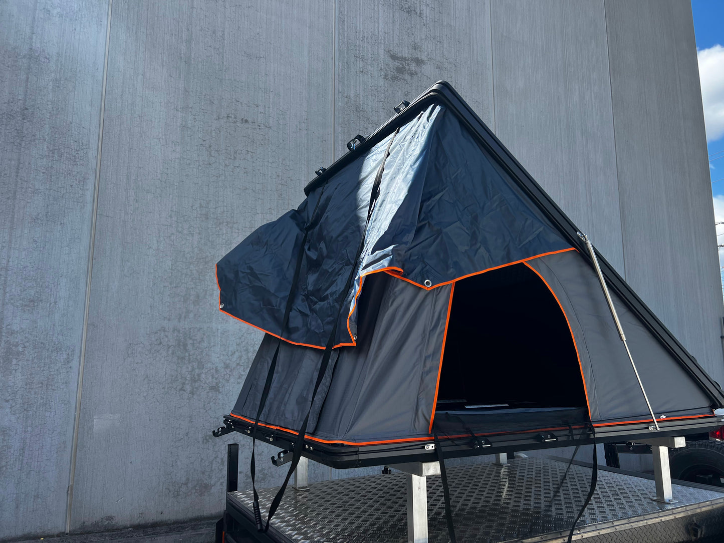 Aluminium Triangle Roof top tent 2100 x 1410mm